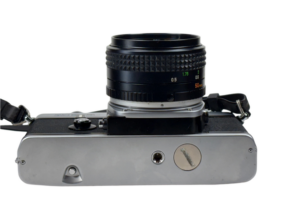 Minolta XE-5 with 50mm 1.7 lens and analog light meter - Fully functional