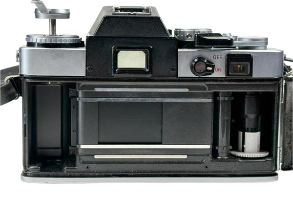 Minolta XE-5 with 50mm 1.7 lens and analog light meter - Fully functional