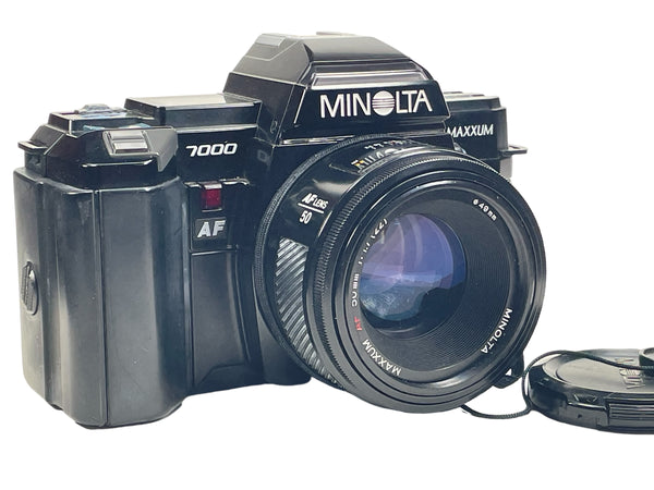 Minolta Maxxum 7000 w/ Maxxum 35-70mm lens